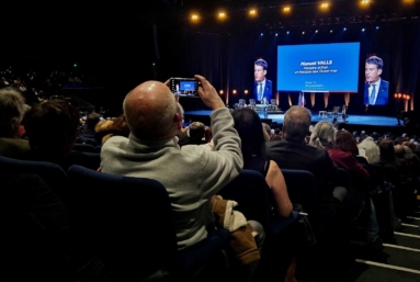 Au meeting d’Agir Ensemble, « réarmement moral de la nation » et lutte « à la vie, à la mort contre l’islamisme »